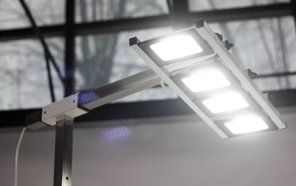 Светильник ветеринарный светодиодный напольный wikiVET