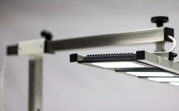 Светильник ветеринарный светодиодный напольный wikiVET