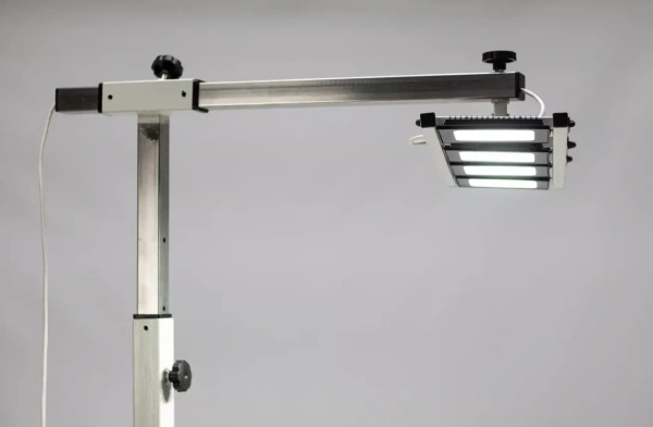 Светильник ветеринарный светодиодный напольный wikiVET